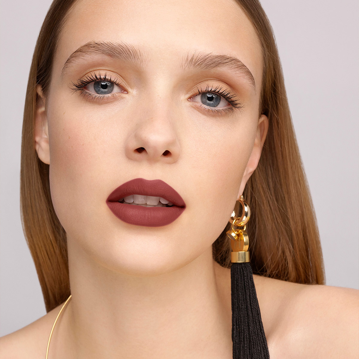 FABULOUS KISS LIPSTICK MATTE (LABIAL EFECTO MATE)